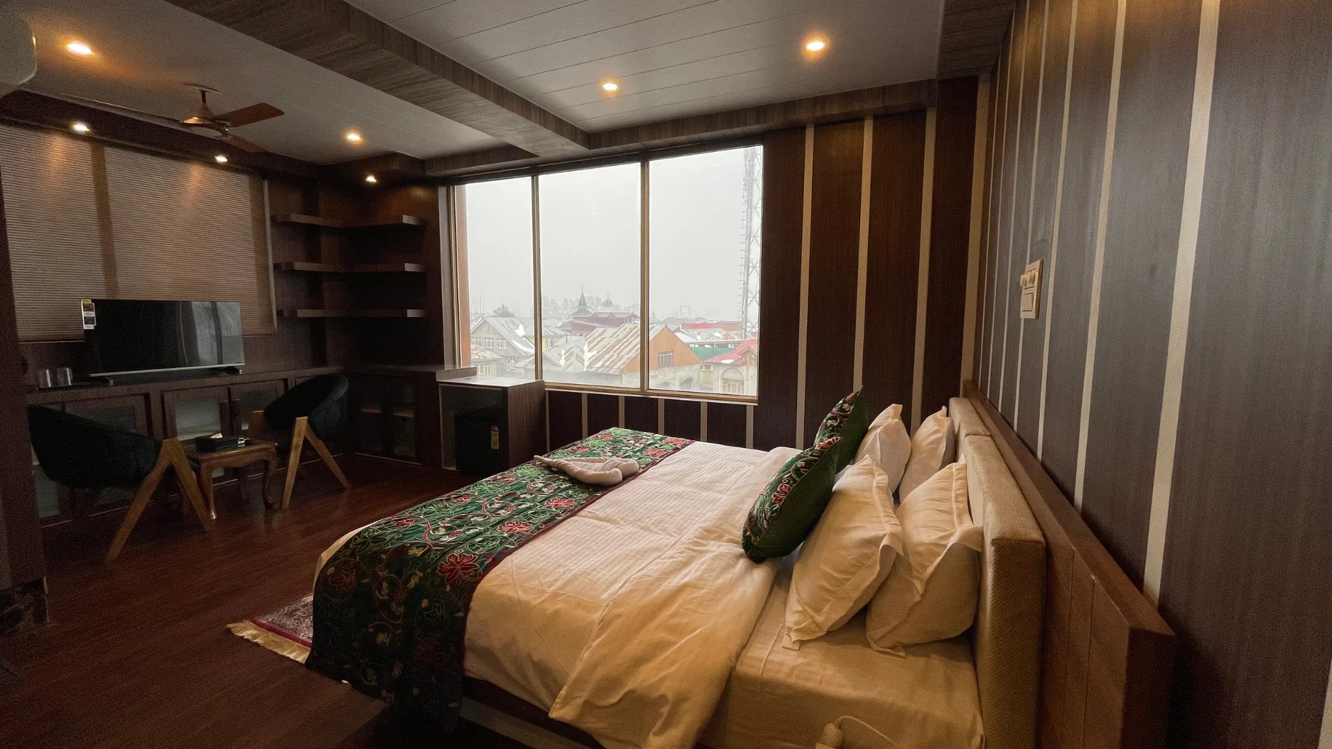 Lakeview Deluxe Room with lake view at Hotel Lake Loft